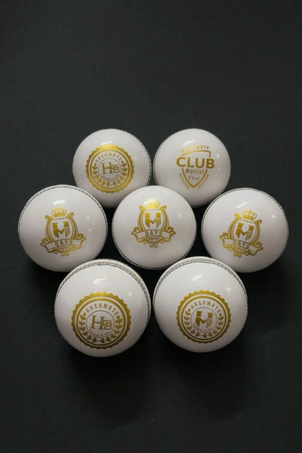 Hashmate White Club Balls